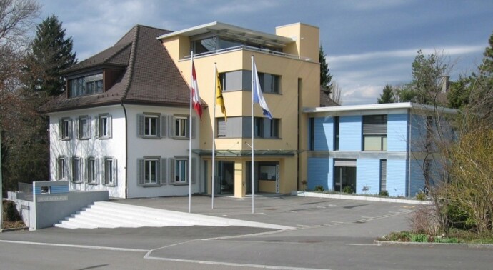 Gemeindehaus an der Forchstrasse 9